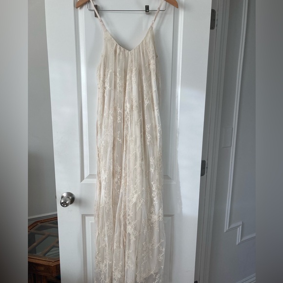 Gorgeous white lace dress! Could fit up to M - Picture 4 of 6